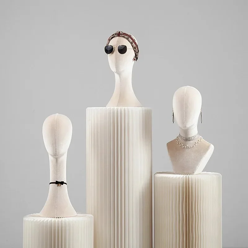 Mannequin Head With Shoulders  - Body Jewelry Store 评论和价格