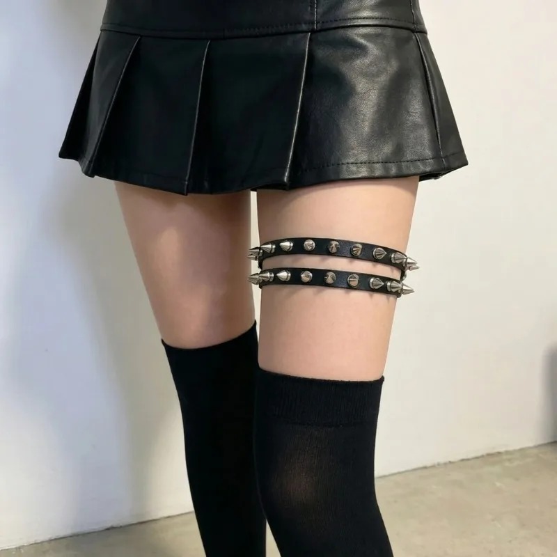 Double Row Cone Spike Leg Gart - Body Jewelry By The Chain Gang 评论和价格