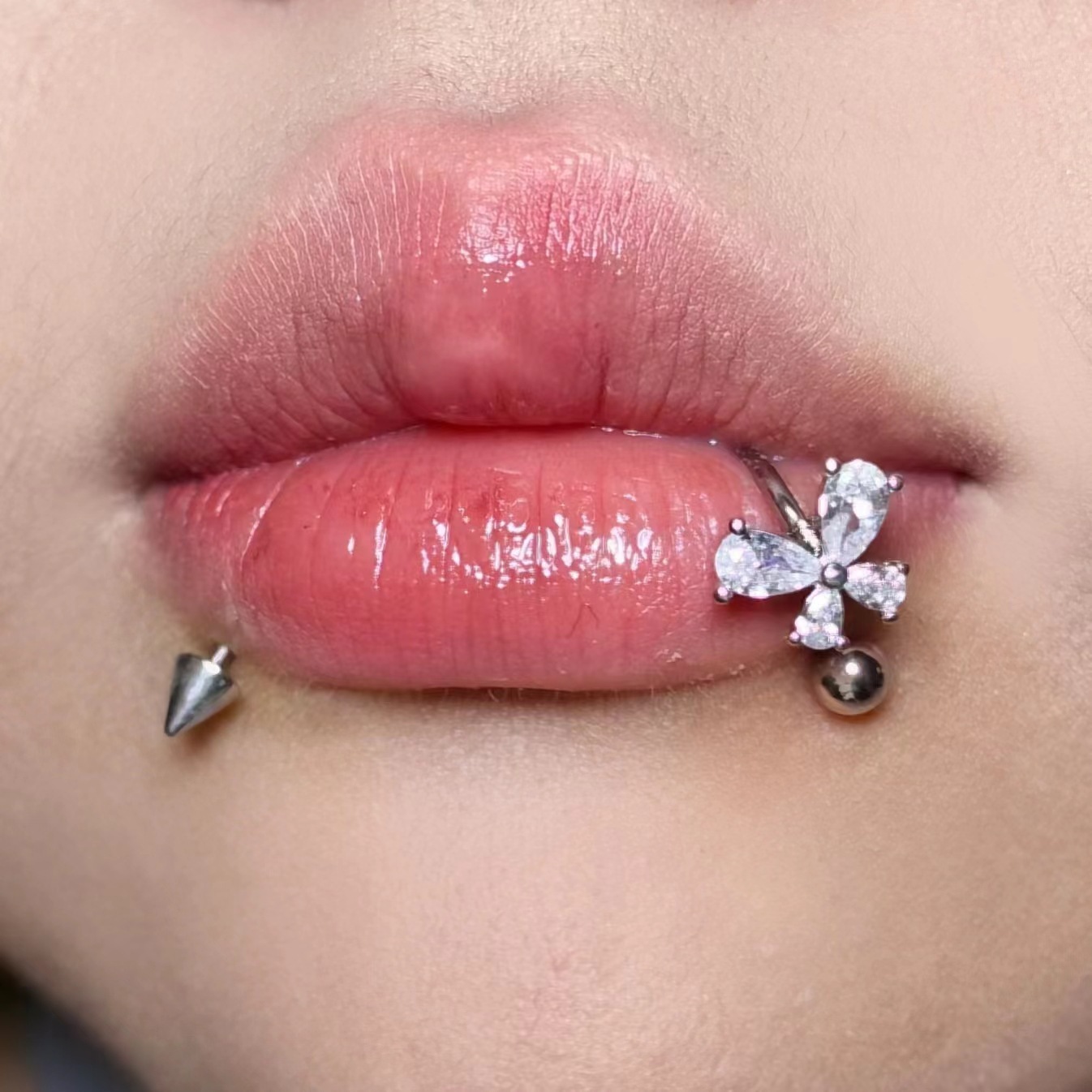 ASTM F136 Titanium Butterfly L - Body Jewelry Nose Ring 评论和价格